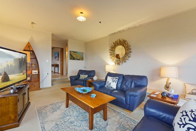 Photo of property in 128 Seaview Road, Paraparaumu Beach, Paraparaumu, 5032