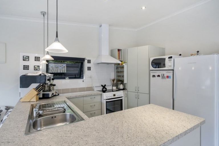 Photo of property in 20 Kereru Street, Waikanae, 5036