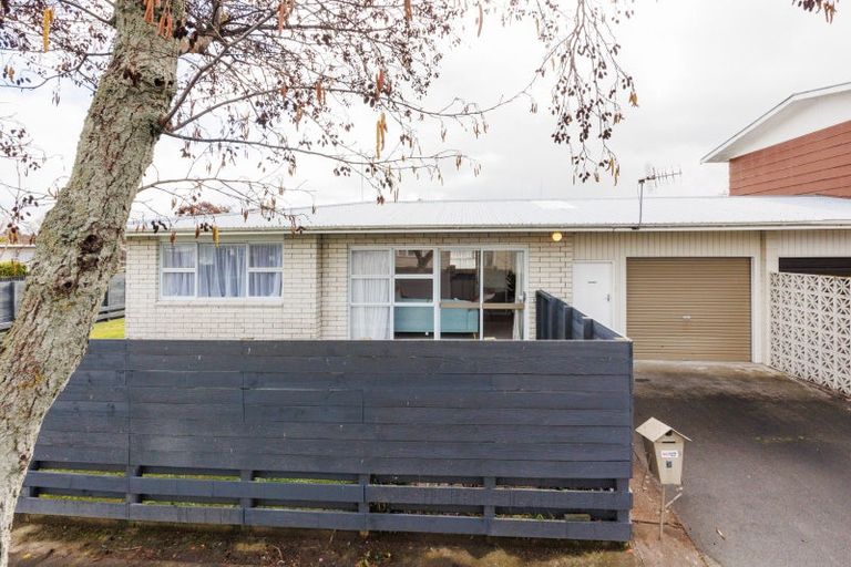 Photo of property in 1 Abraham Crescent, Milson, Palmerston North, 4414
