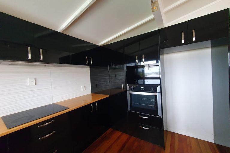 Photo of property in 6 Bellringer Road, Massey, Auckland, 0614
