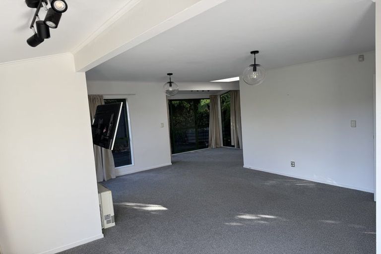 Photo of property in 5a Parsons Glen, Karori, Wellington, 6012