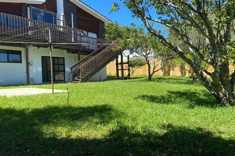 Photo of property in 4200 Great North Road, Glendene, Auckland, 0602