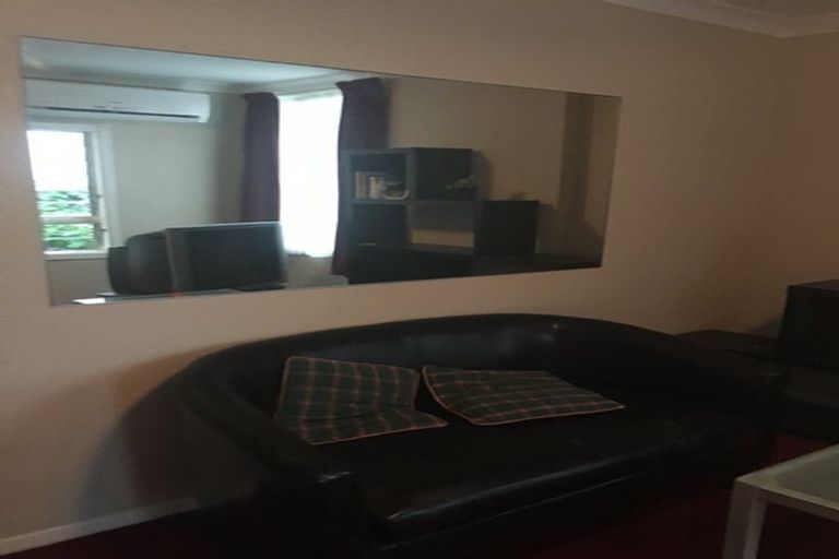 Photo of property in 216 Oriental Parade, Oriental Bay, Wellington, 6011