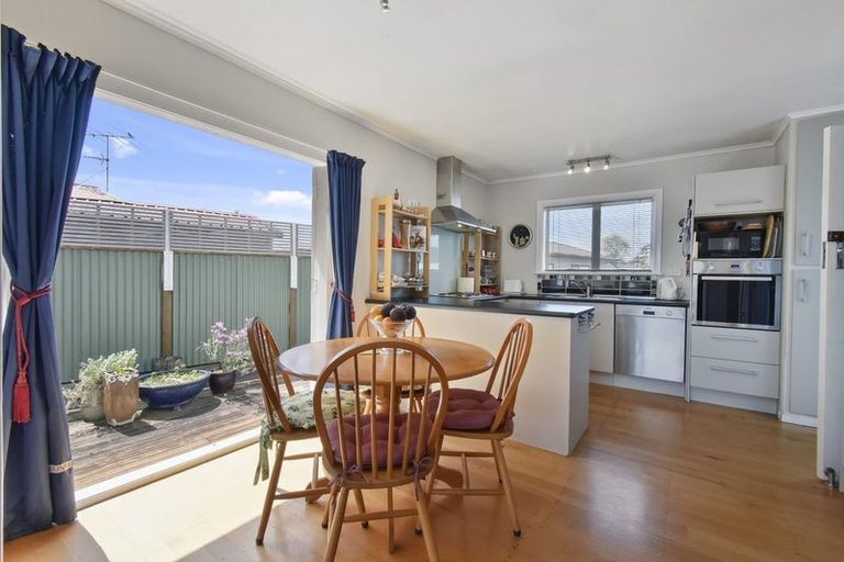Photo of property in 2 Valentine Street, Papakura, 2110