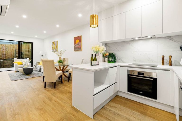 Photo of property in 208e Ti Rakau Drive, Pakuranga Heights, Auckland, 2010