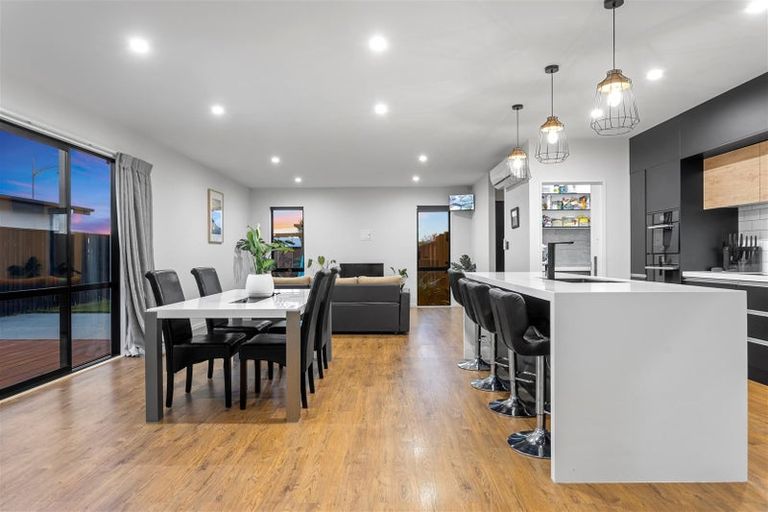 Photo of property in 28 Wakeman Way, Kaiapoi, 7630