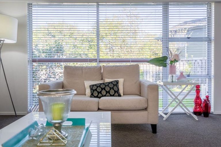 Photo of property in 2/18 Kashmir Road, Glen Eden, Auckland, 0602