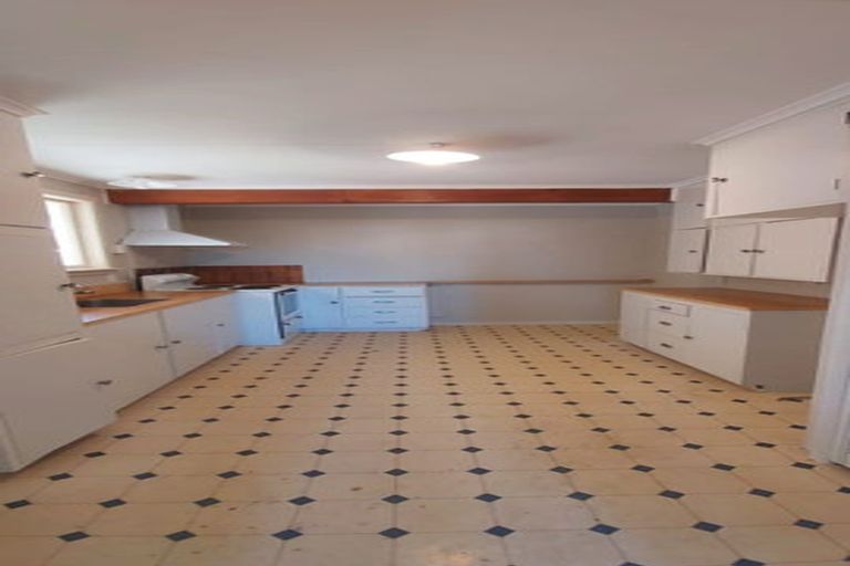 Photo of property in 2 Antrim Place, Hokowhitu, Palmerston North, 4410