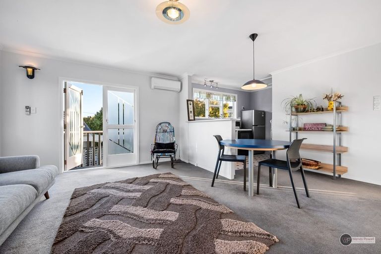 Photo of property in 37 Pohutukawa Street, Woburn, Lower Hutt, 5010