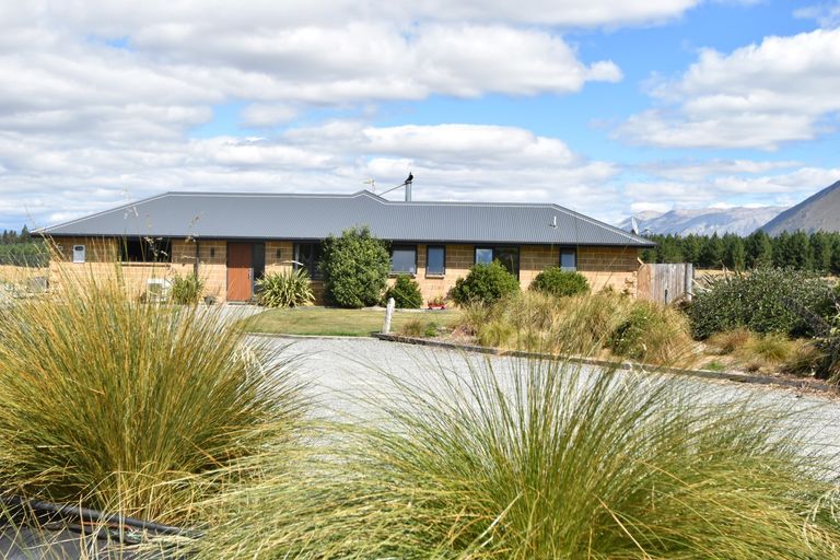 Photo of property in 85 Ben Ohau Road, Ben Ohau, Twizel, 7999