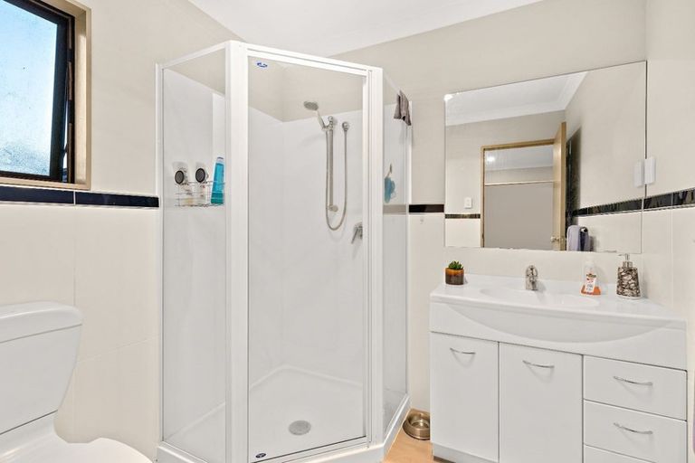 Photo of property in 45 Helleur Road, Massey, Auckland, 0614