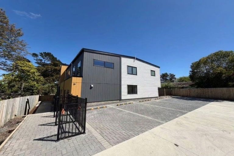 Photo of property in 140d Edgewater Drive, Pakuranga, Auckland, 2010