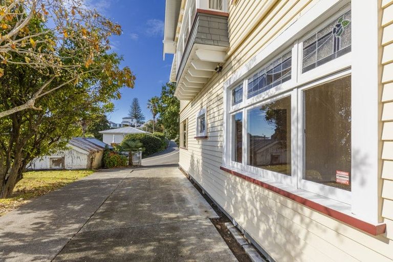 Photo of property in 33a Seapoint Road, Bluff Hill, Napier, 4110
