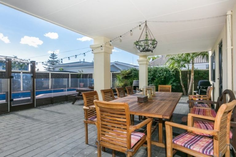 Photo of property in 15 Charles Street, Westshore, Napier, 4110
