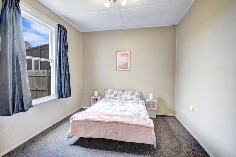 Photo of property in 157 Oxford Street, South Dunedin, Dunedin, 9012