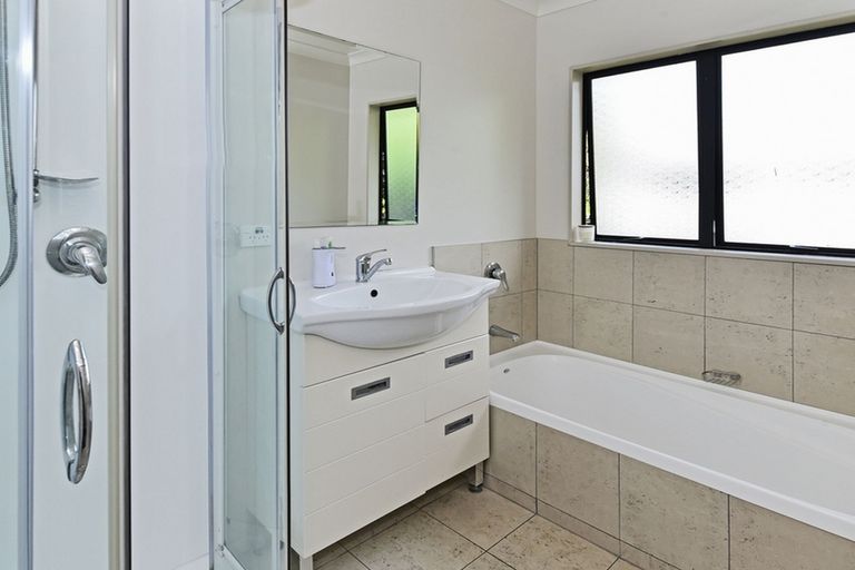 Photo of property in 3 Sunningdale Street, Wattle Downs, Auckland, 2103