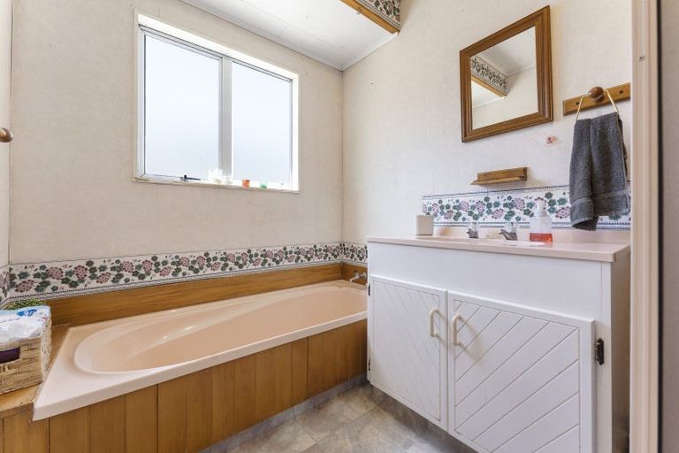 Photo of property in 97 Koputara Road, Himatangi Beach, Foxton, 4891