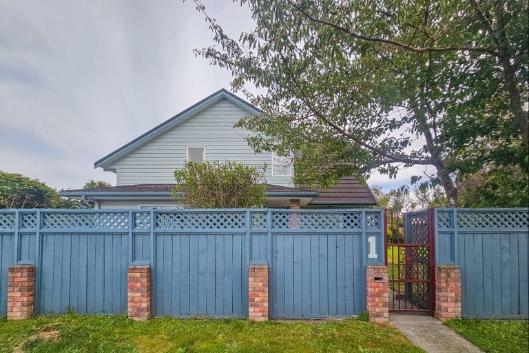 Photo of property in 1 Hadleigh Court, Paraparaumu, 5032