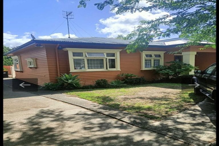 Photo of property in 28 Rangitane Street, Palmerston North, 4414