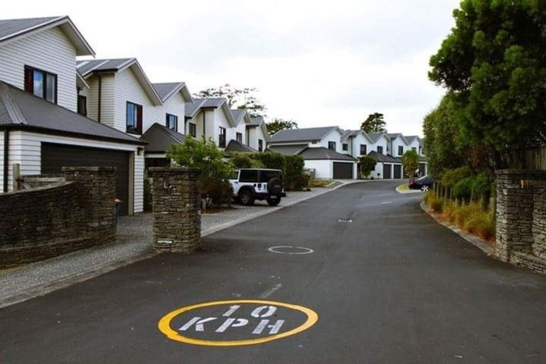Photo of property in 16/11 The Avenue, Albany, Auckland, 0632
