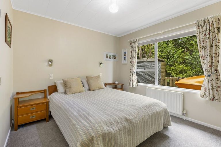 Photo of property in 85 Kahu Road, Paremata, Porirua, 5024