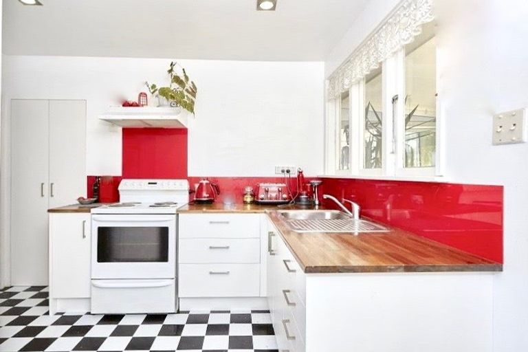 Photo of property in 10 Woodend Road, Woodend, 7610