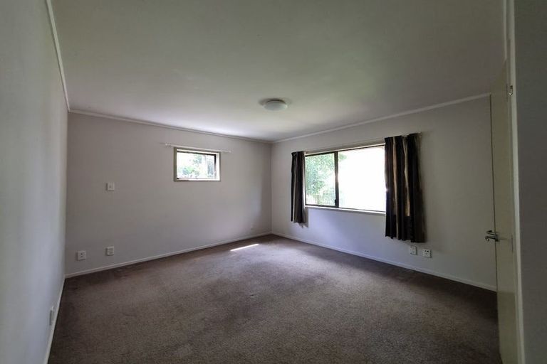 Photo of property in 1/135 Edmonton Road, Te Atatu South, Auckland, 0610