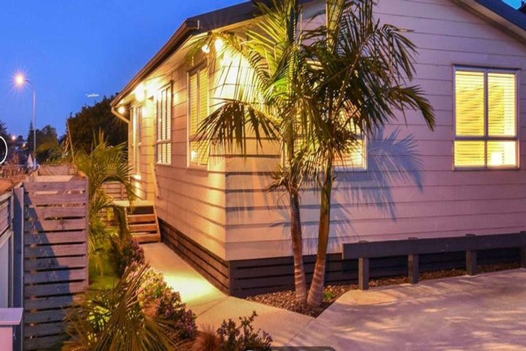 Photo of property in 60c Swaffield Road, Papatoetoe, Auckland, 2025