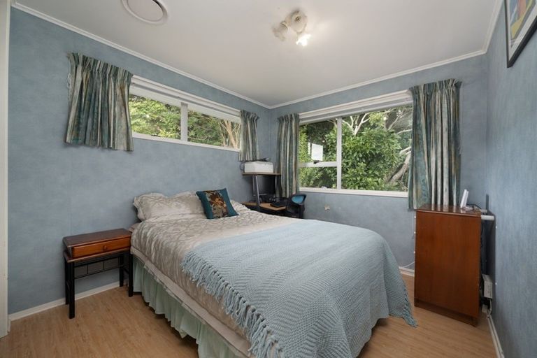 Photo of property in 28 Lewisham Street, Highland Park, Auckland, 2010