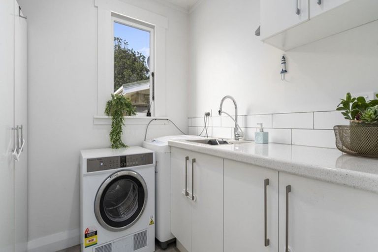 Photo of property in 178 Carrington Street, Lower Vogeltown, New Plymouth, 4310
