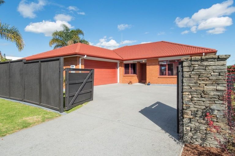 Photo of property in 2 Condor Drive, Pyes Pa, Tauranga, 3112