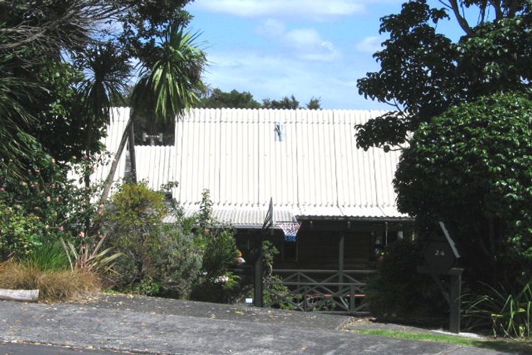Photo of property in 24 Oruamo Place, Beach Haven, Auckland, 0626