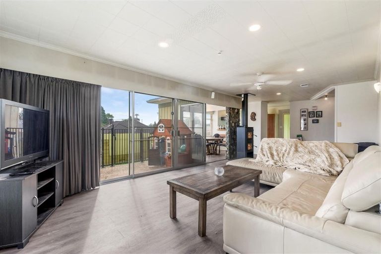 Photo of property in 2 Island View Road, Western Heights, Rotorua, 3015
