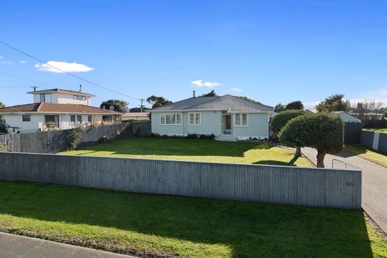 Photo of property in 2 Kiharoa Street, Otaki Beach, Otaki, 5512