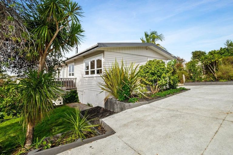 Photo of property in 8 Reiman Street, New Lynn, Auckland, 0600