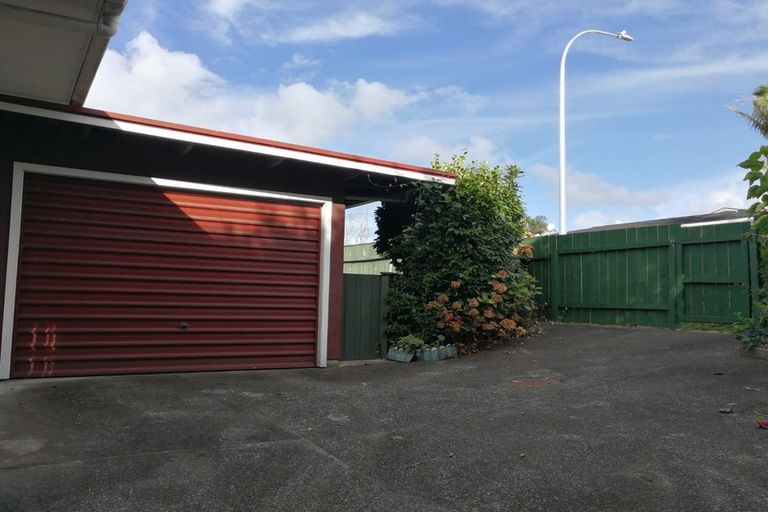 Photo of property in 1/2 Poseidon Place, Half Moon Bay, Auckland, 2012