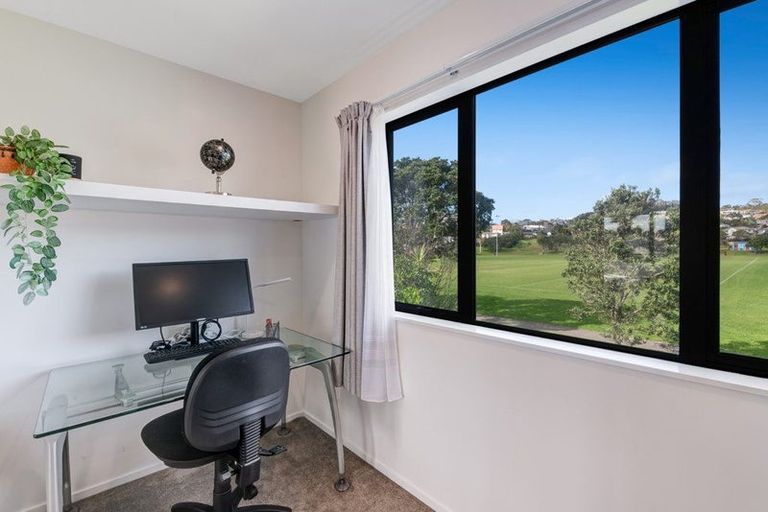 Photo of property in 4 William Bayes Place, Red Beach, 0932