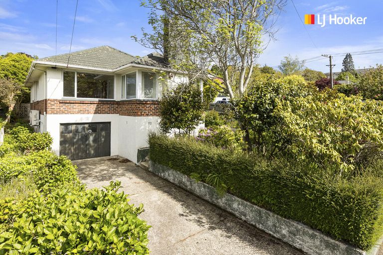 Photo of property in 1 Broomlea Street, Wakari, Dunedin, 9010