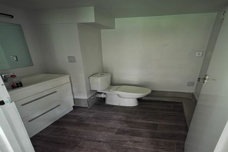 Photo of property in 35 Nile Road, Kelston, Auckland, 0602