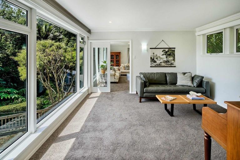 Photo of property in 2 Huia Road, Days Bay, Lower Hutt, 5013