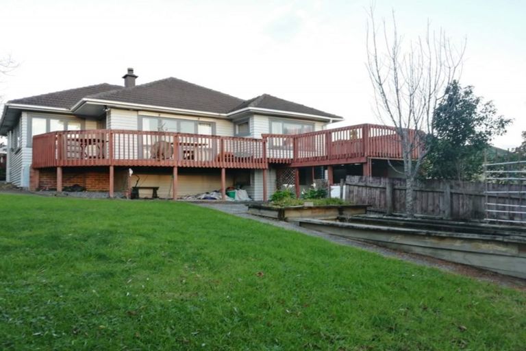 Photo of property in 165 Edmonton Road, Te Atatu South, Auckland, 0610