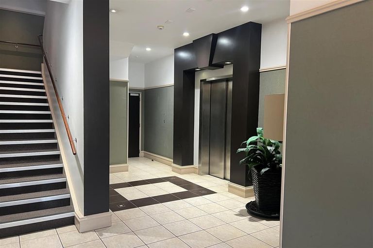 Photo of property in 1b/6 Kingdon Street, Newmarket, Auckland, 1023