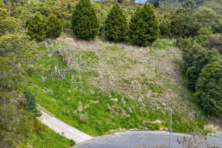 Photo of property in 16 Webster Place, Picton, 7220