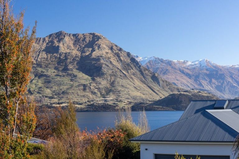 Photo of property in 3 Baker Grove, Wanaka, 9305