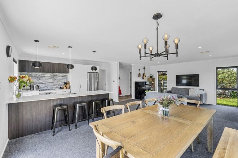 Photo of property in 6 Terli Way, Glen Avon, New Plymouth, 4312