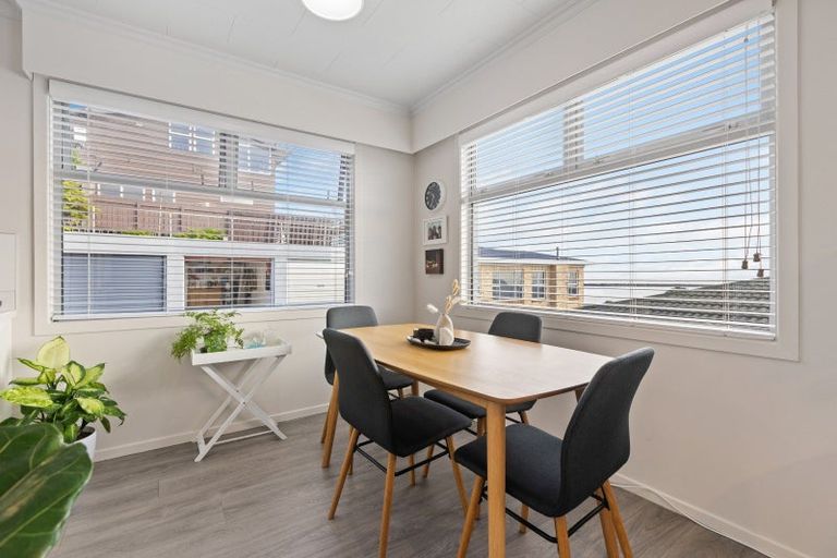 Photo of property in 14 South Road, Moturoa, New Plymouth, 4310