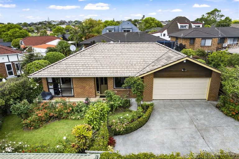 Photo of property in 2/146 Whitford Road, Somerville, Auckland, 2014