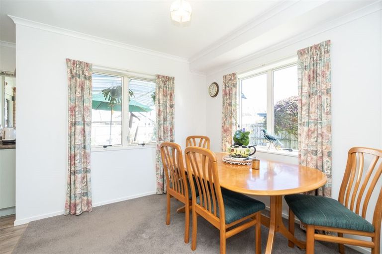 Photo of property in 60 Waiwherowhero Drive, St Andrews, Hamilton, 3200