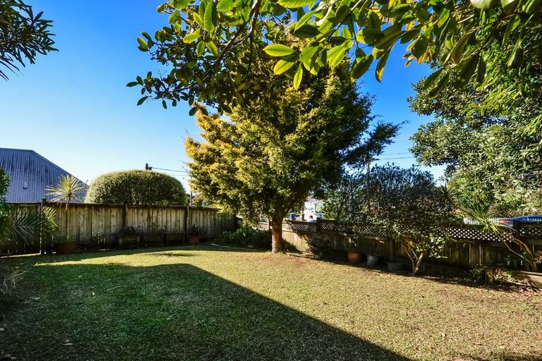 Photo of property in 1/95 Sturges Road, Henderson, Auckland, 0612