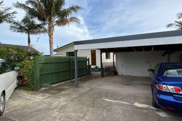 Photo of property in 12a Tamaki Bay Drive, Pakuranga, Auckland, 2010